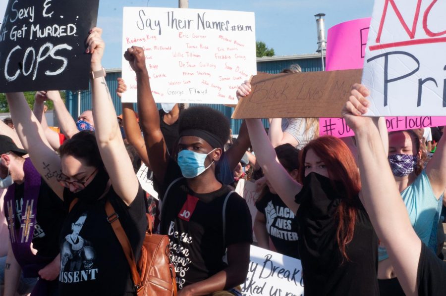 Millikin Community Joins Decatur to March for #BlackLivesMatter