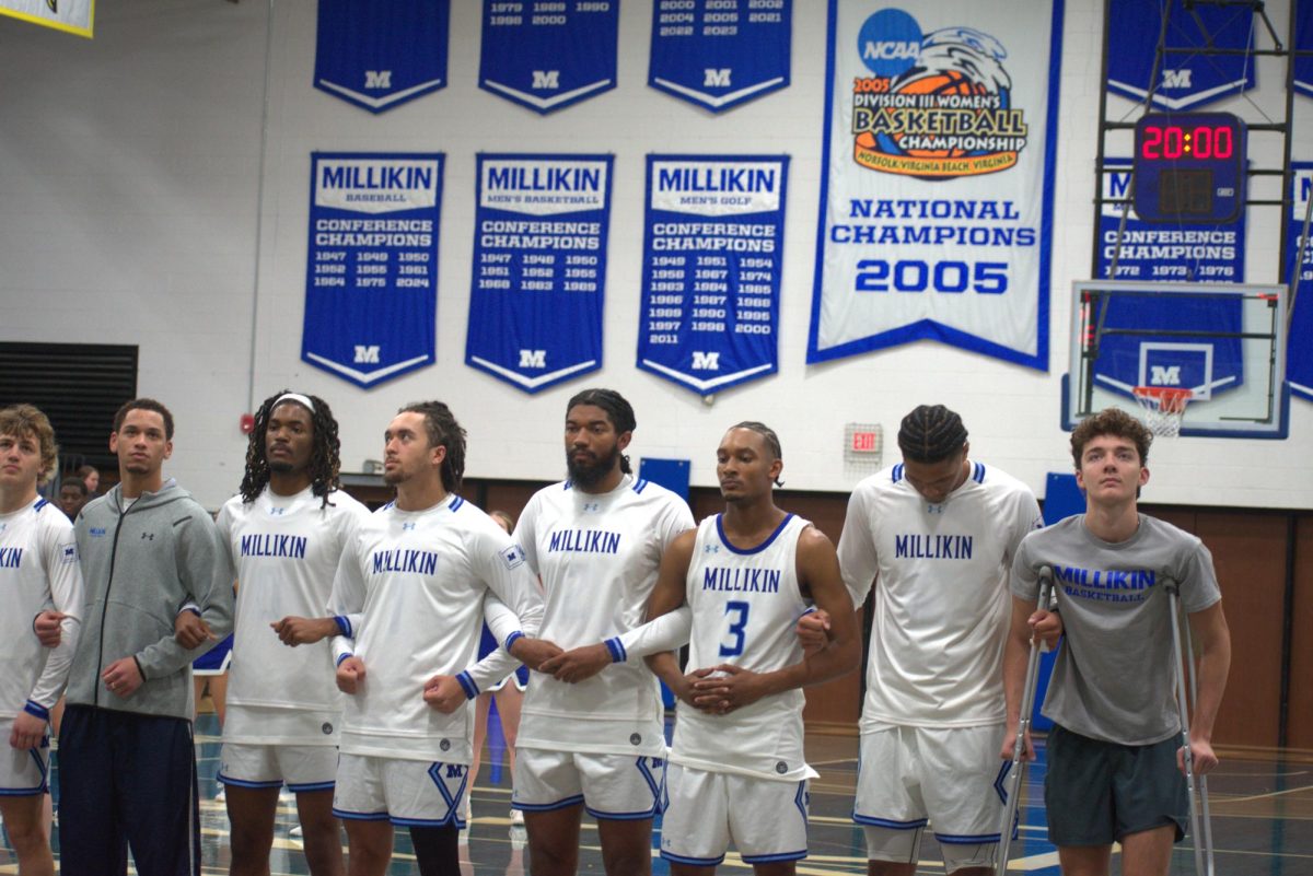 Men's Basketball Routs Concordia Chicago