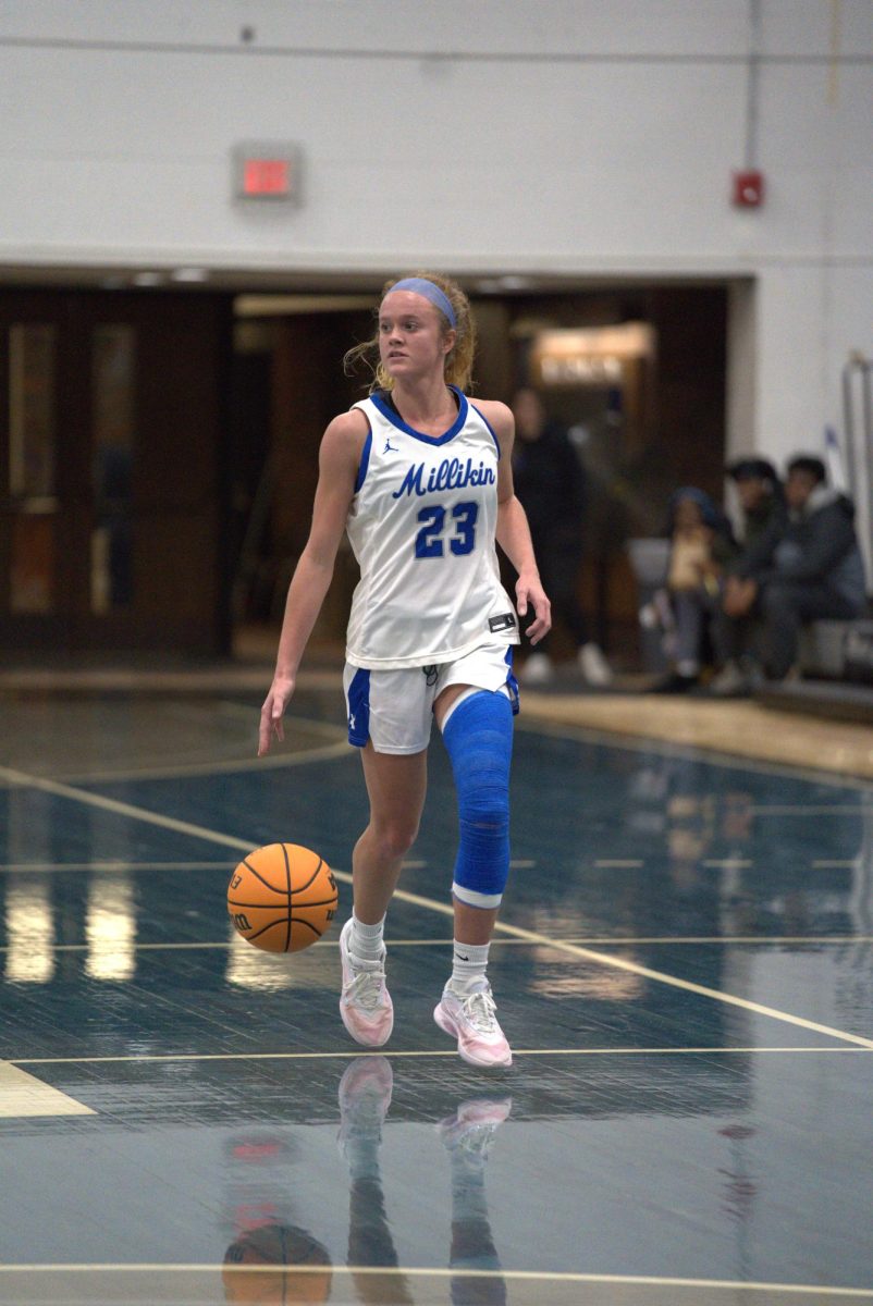 Women's Basketball falls to 18th ranked Illinois Wesleyan