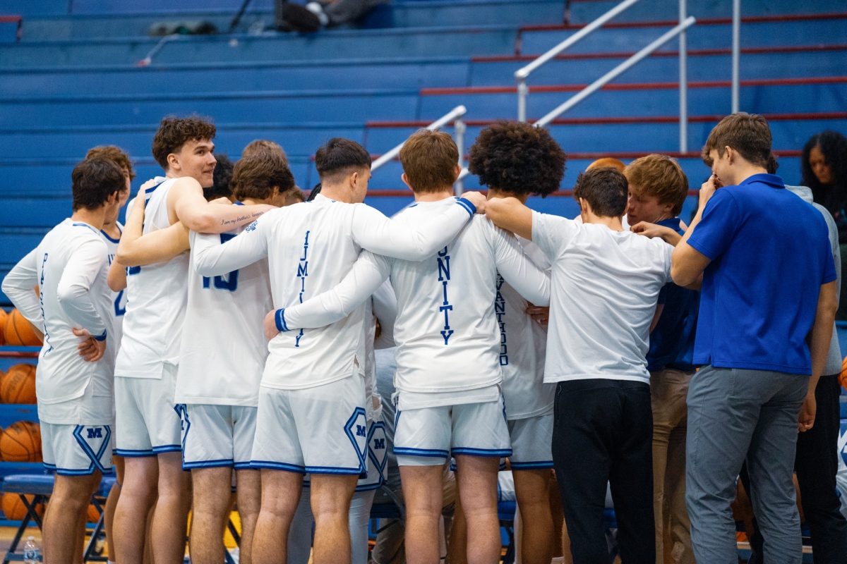 Men's Basketball Bounces Back